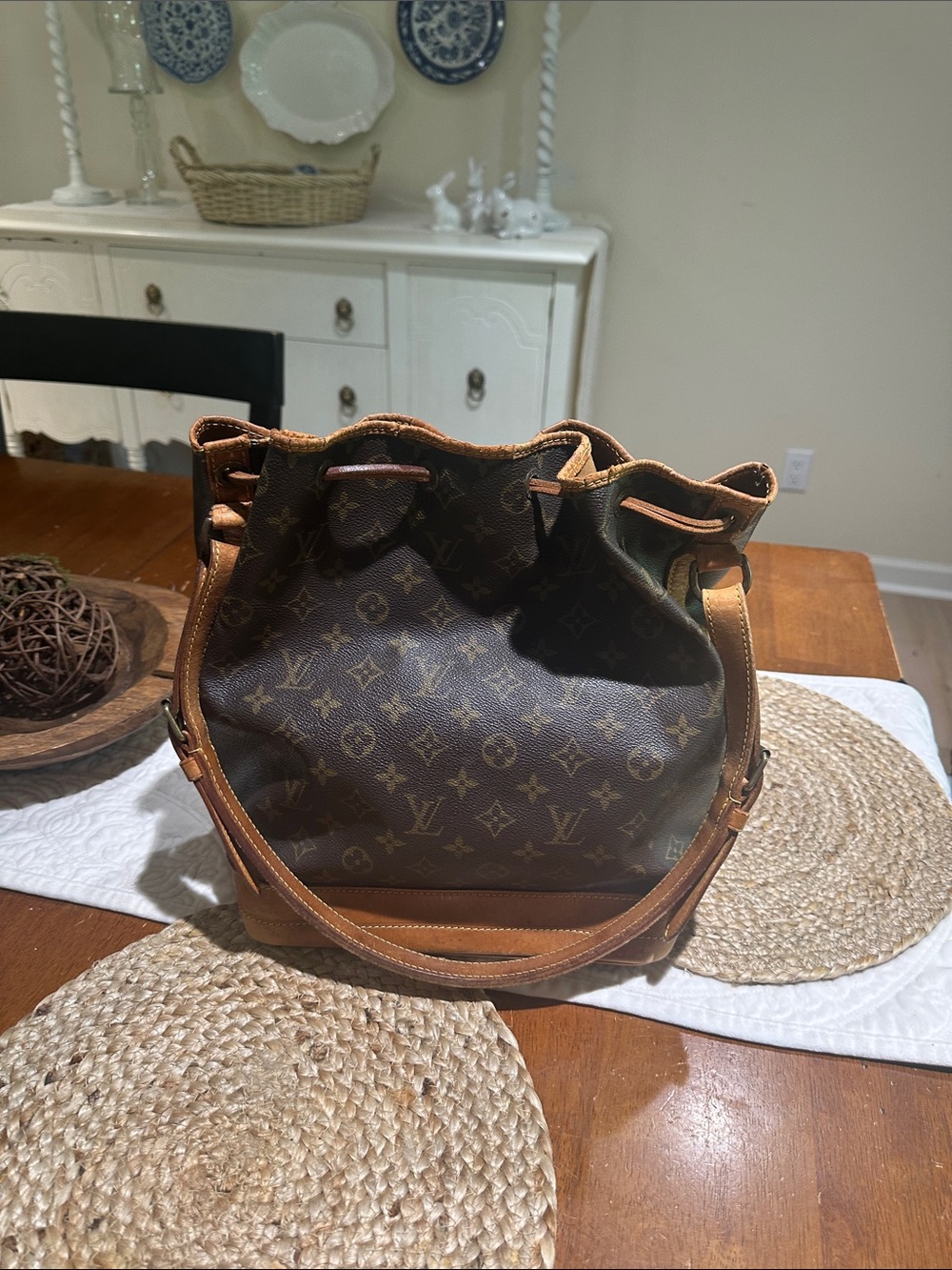 Louis Vuitton Monogram Leather Bucket Bag with Tan Trim - Picture 2 of 6